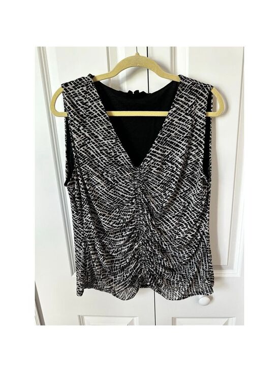 JANE + DELANCEY Tops - JANE + DELANCEY XL Black and White Patterned Tank Top